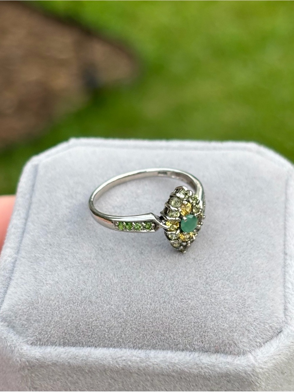 Stunning Genuine Emerald and Peridot gemstones 925 sterling Silver Ring Size 7 - Picture 2 of 11